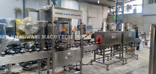 Shrink Sleeve Labeling Machine with Hot Air Shrink Tunel