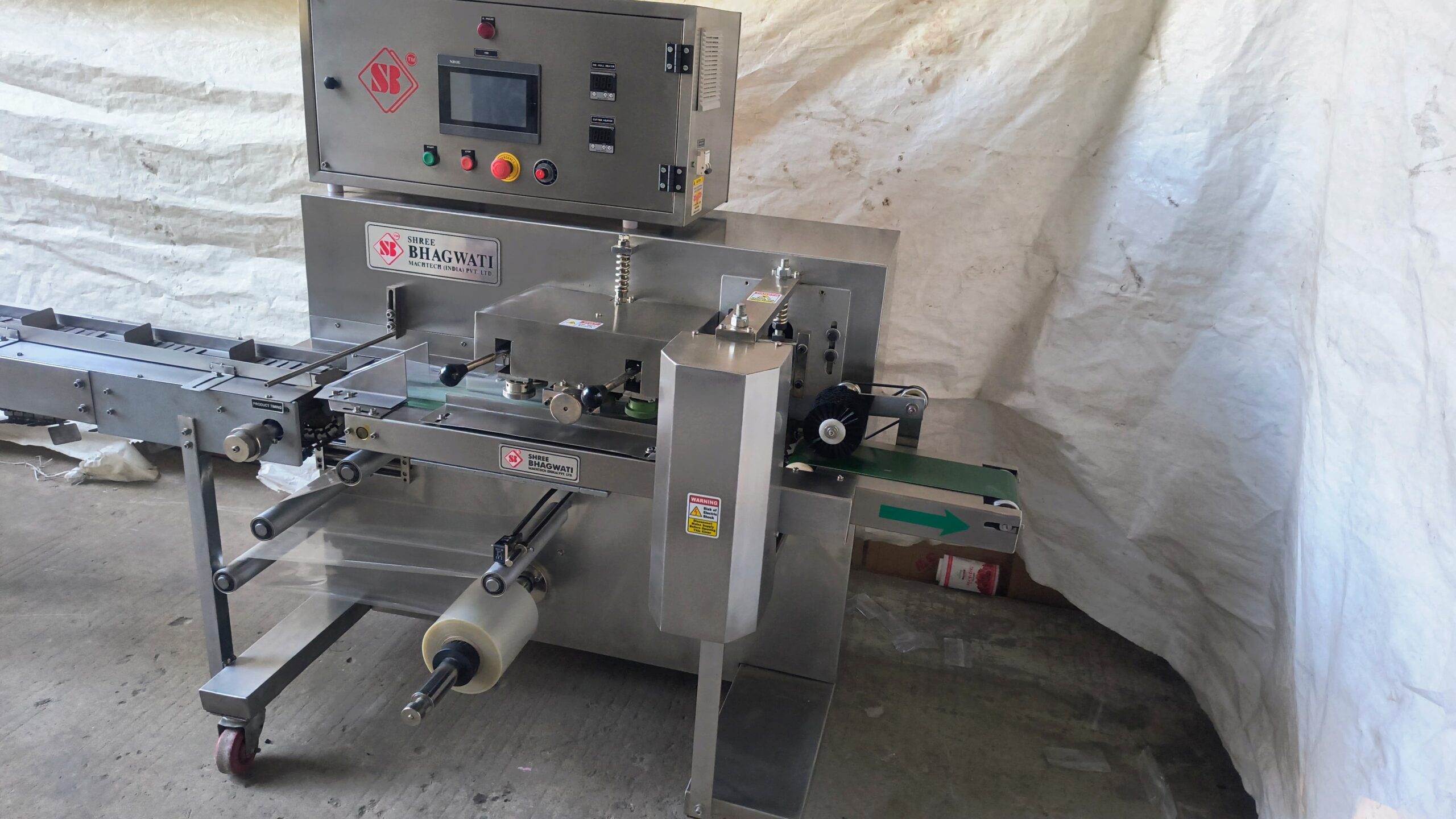 Servo Flow Pack Packaging Machine